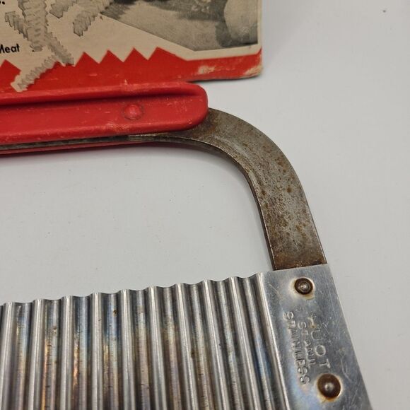 Vintage Huot Serrater & Meat Tenderizer Original Package Red Plastic Handle - Picture 6 of 16